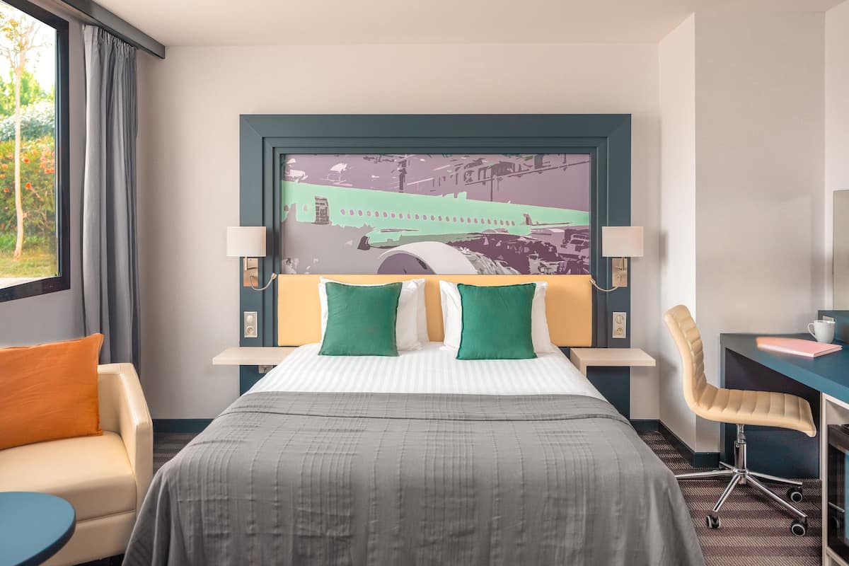 尊荣客房, 1 张大床 (Top Floor) | 1 多间卧室、防过敏的被褥、迷你吧(备有免费物品)、客房内保险箱