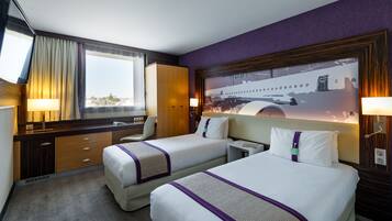 1 bedroom, hypo-allergenic bedding, free minibar, in-room safe