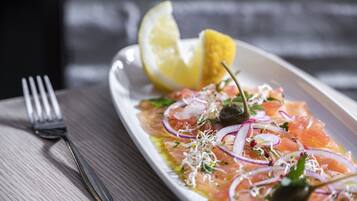 Frokost, lunsj og middag serveres