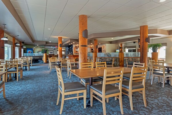 Daily buffet breakfast (CAD 13 per person)