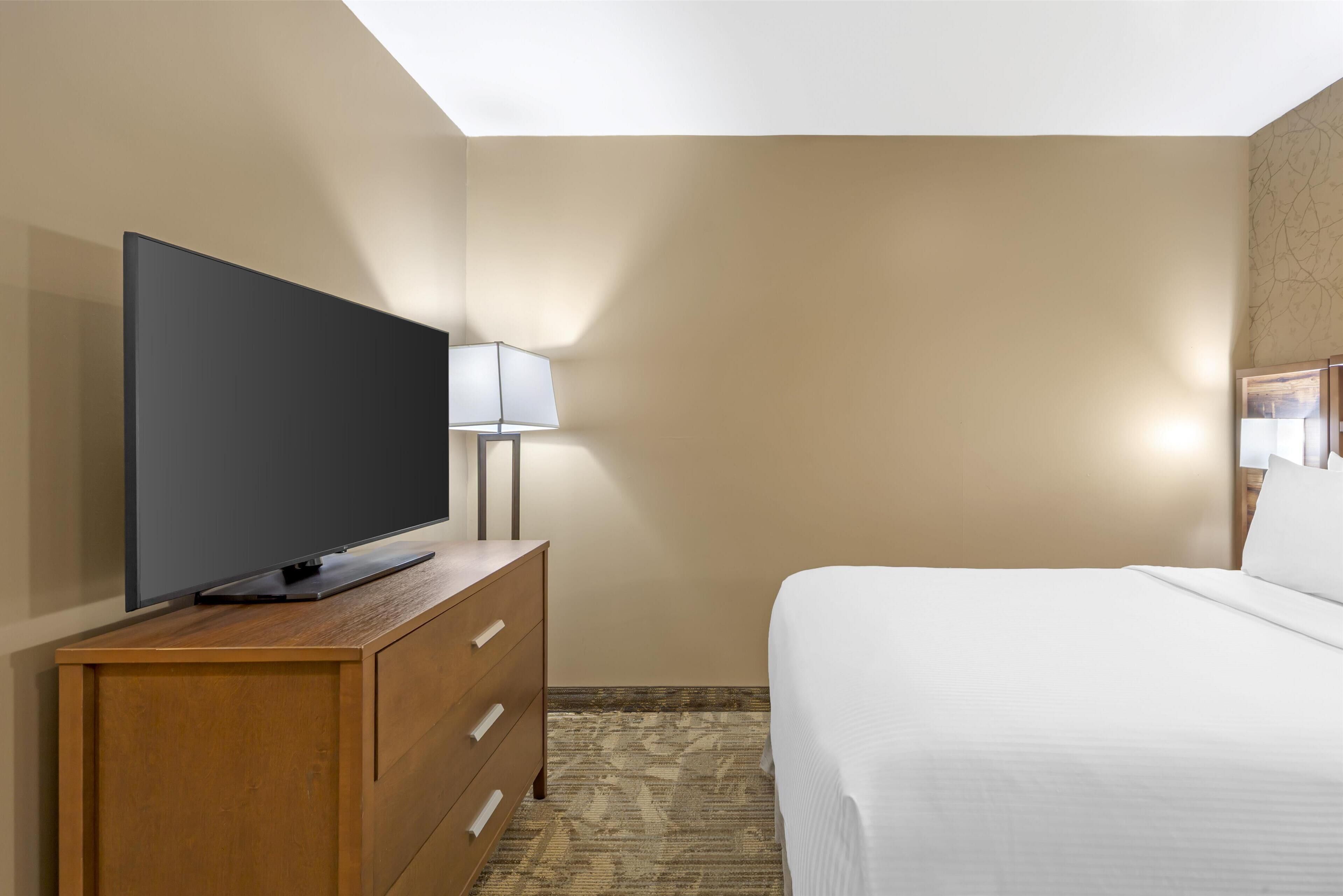 suite, multiple beds, non smoking, refrigerator & microwave (2nd floor) | pillow-top beds, desk, laptop workspace, blackout curtains