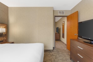 Pillowtop beds, desk, laptop workspace, blackout drapes