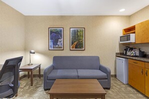 Pillowtop beds, desk, laptop workspace, blackout drapes