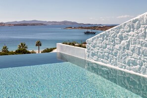 Superior Suite, Private Pool, Sea View | Premium bedding, minibar, in-room safe, individually decorated - Paros Agnanti Resort & Spa (Paros)