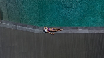 Seasonal outdoor pool, pool umbrellas, sun loungers
