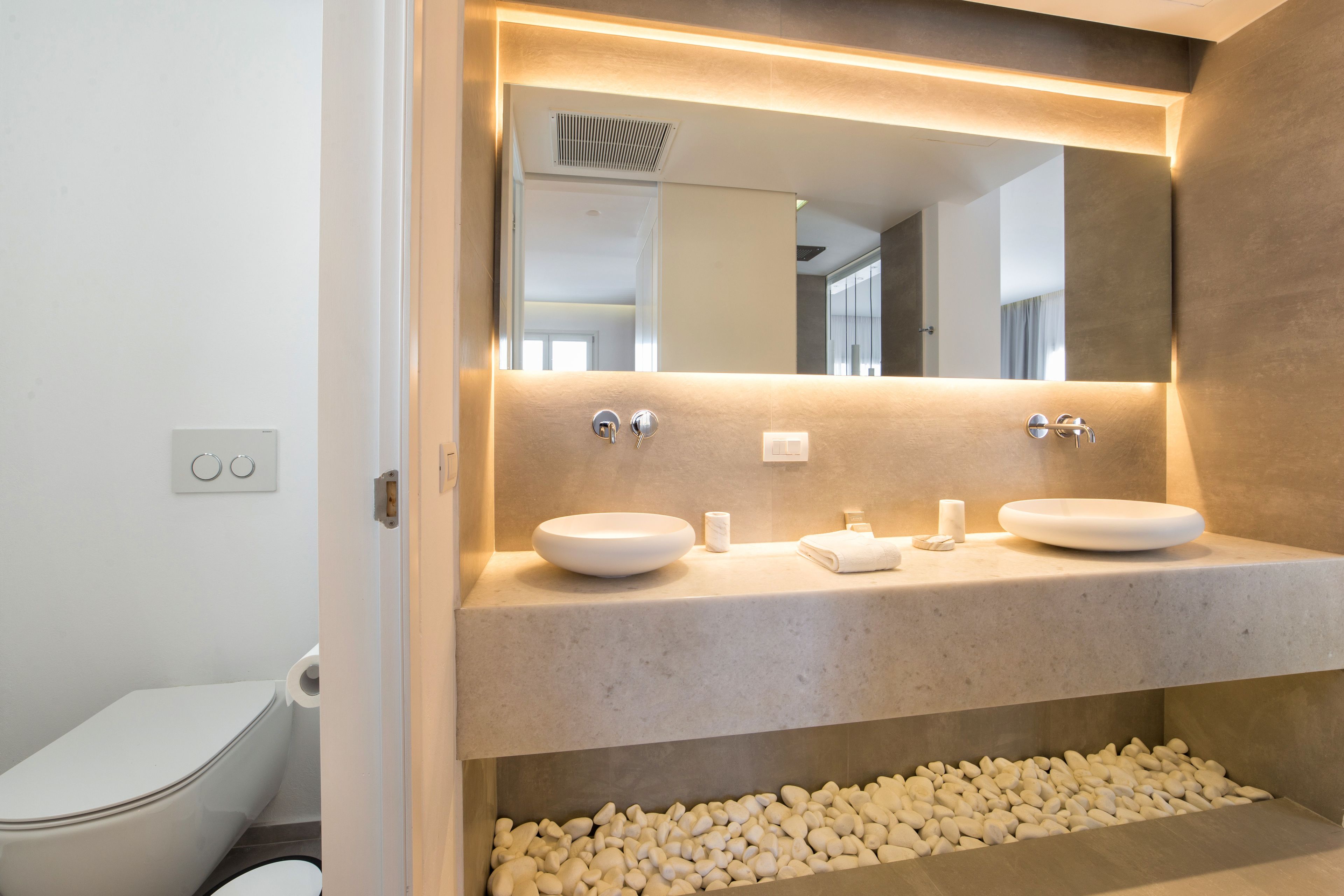 executive suite, private pool, sea view | bathroom | designer toiletries, hair dryer, bathrobes, slippers