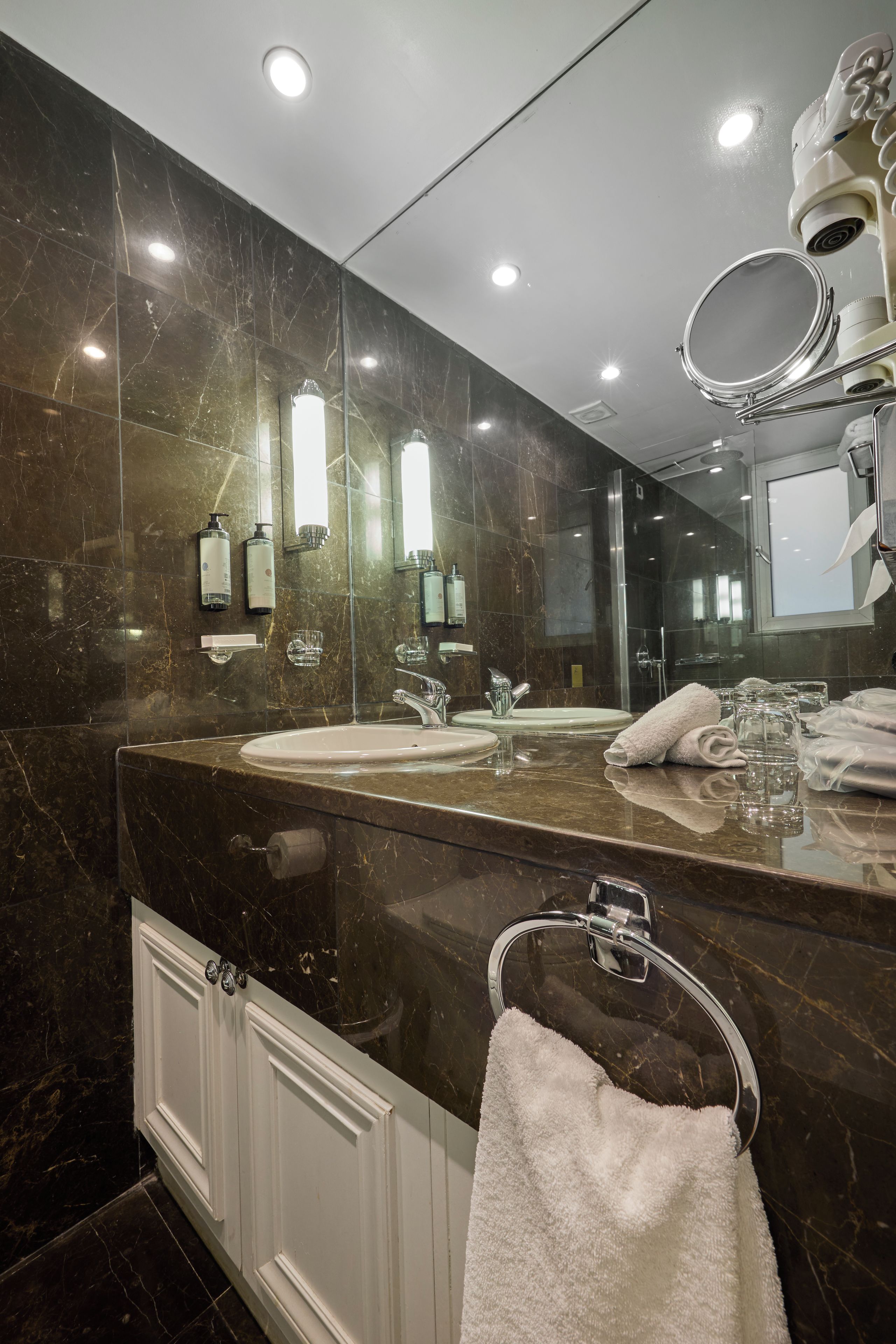 Photo - Hera Hotel