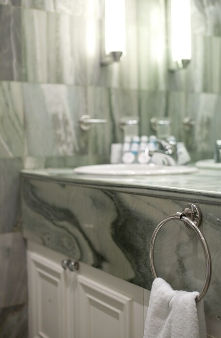 Hera Hotel - Image 44