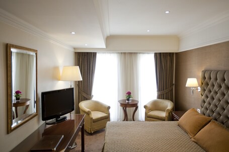 Hera Hotel - Image 9