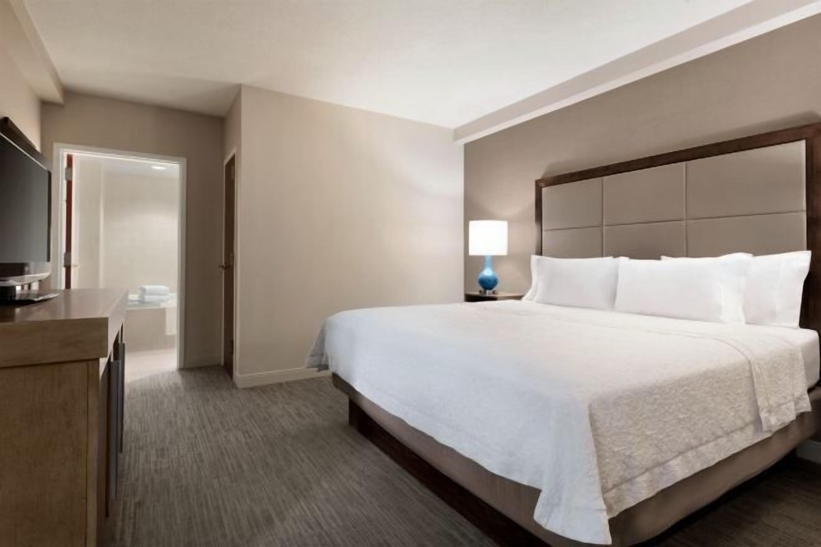 Ameublement personnalisé, bureau, rideaux occultants