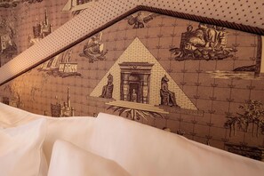 Egyptian cotton sheets, premium bedding, pillowtop beds, minibar