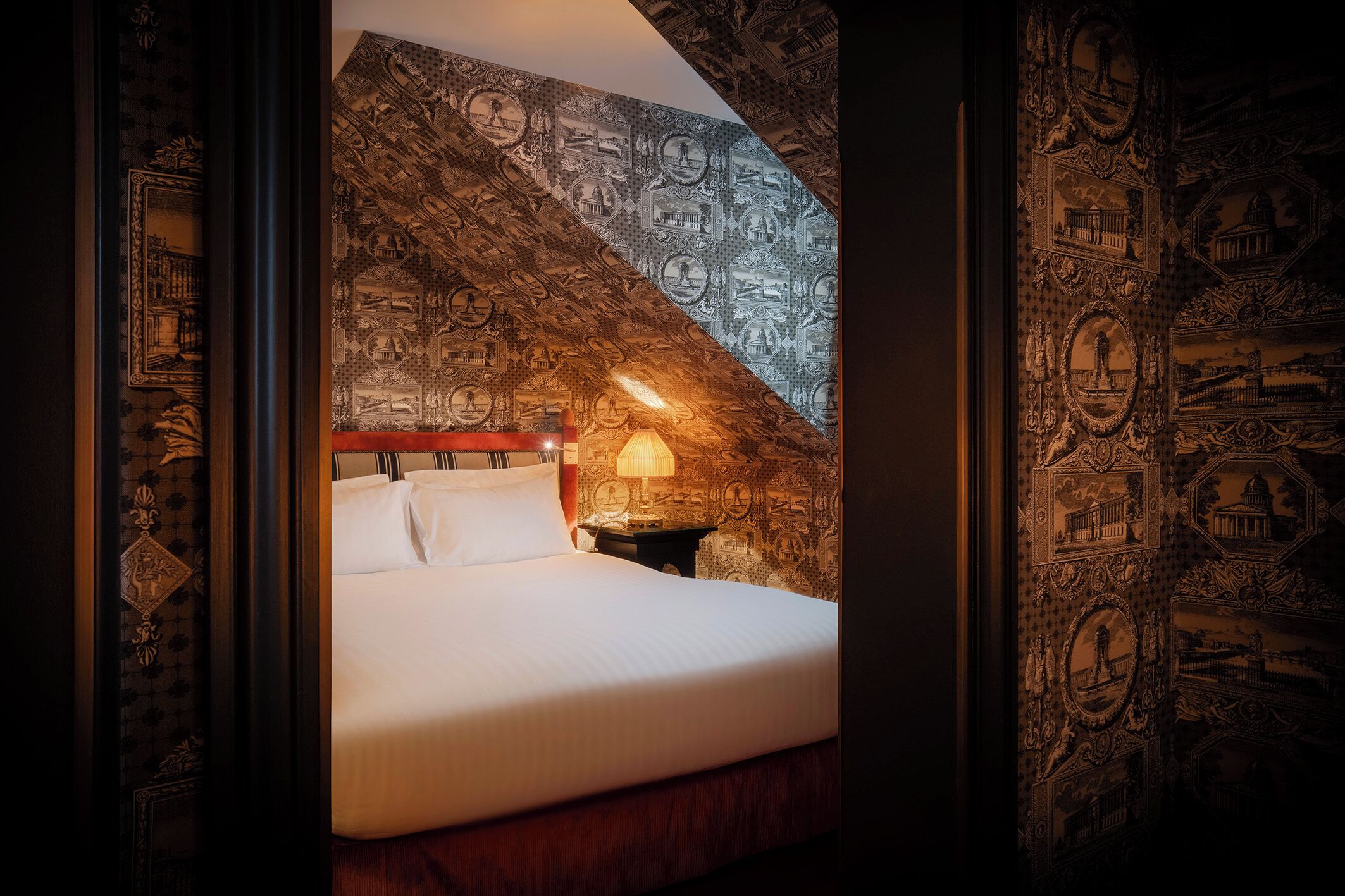 superior double room | egyptian cotton sheets, premium bedding, pillow-top beds, minibar