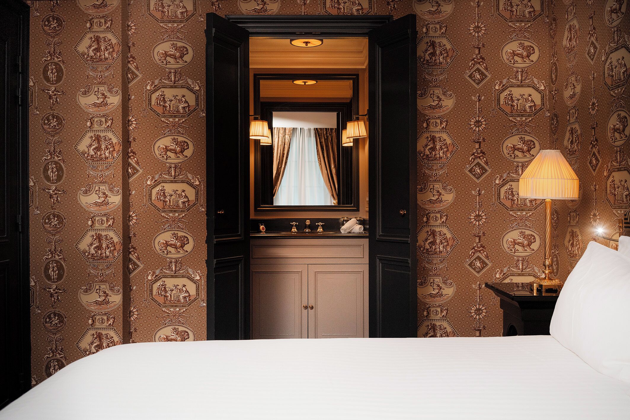 superior double room | egyptian cotton sheets, premium bedding, pillow-top beds, minibar