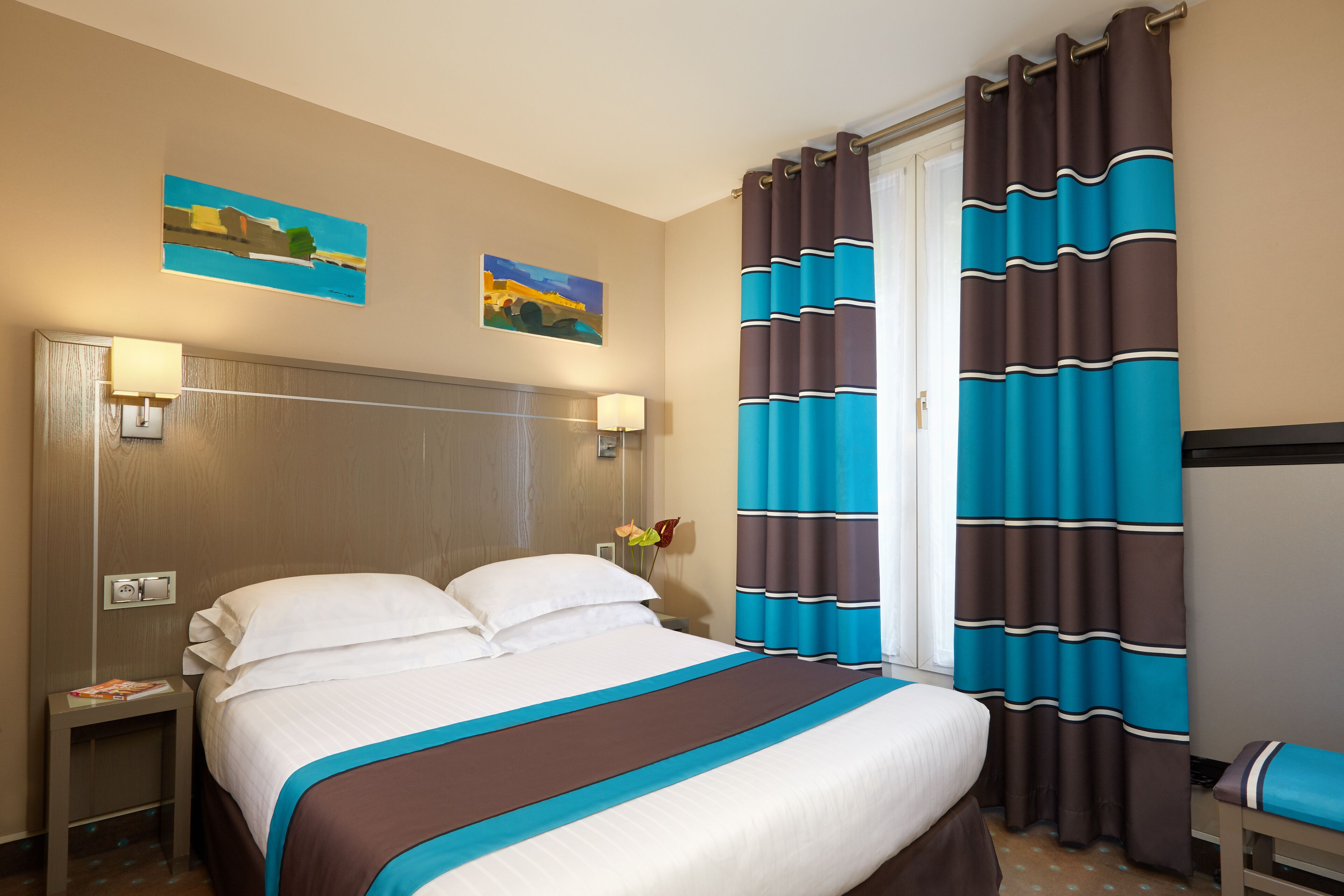 double room | hypo-allergenic bedding, in-room safe, desk, blackout curtains