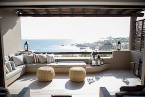 套房, 1 间卧室, 海洋景观 (Penthouse Spa Suite - One King) | 客房景观
