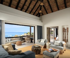 套房, 1 间卧室 | 起居区 | 液晶电视、DVD 播放器、收费电影