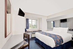 Pillowtop beds, desk, free cribs/infant beds, free WiFi - Microtel Inn & Suites by Wyndham Hagerstown by I-81 (Hagerstown)
