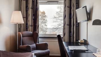 Single Room | Individually decorated, individually furnished, desk, laptop workspace