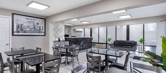 ซุปเปอร์ 8 บายวินด์แฮม แนชวิลล์เวสต์