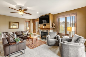 Condo, 4 Bedrooms | Living area