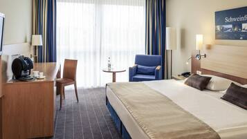 Privilege, Zimmer, 1 Doppelbett | Ausblick vom Zimmer