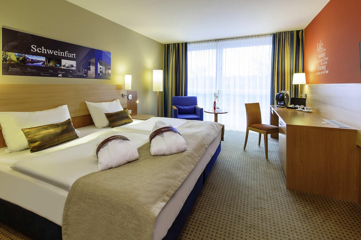 privilege, room, 1 double bed | hypo-allergenic bedding, desk, laptop workspace, blackout curtains