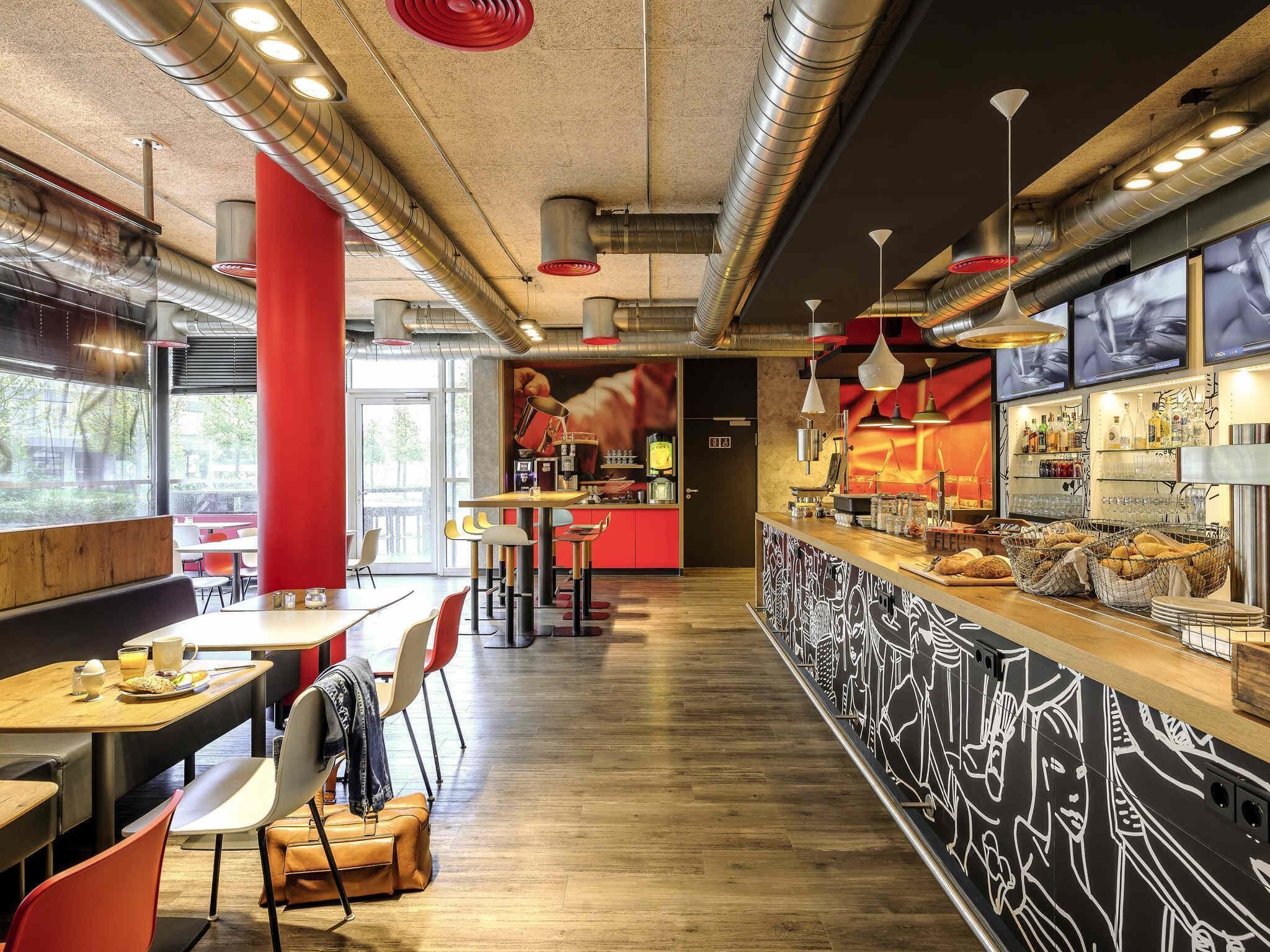 Tägliches Frühstücksbuffet gegen Gebühr