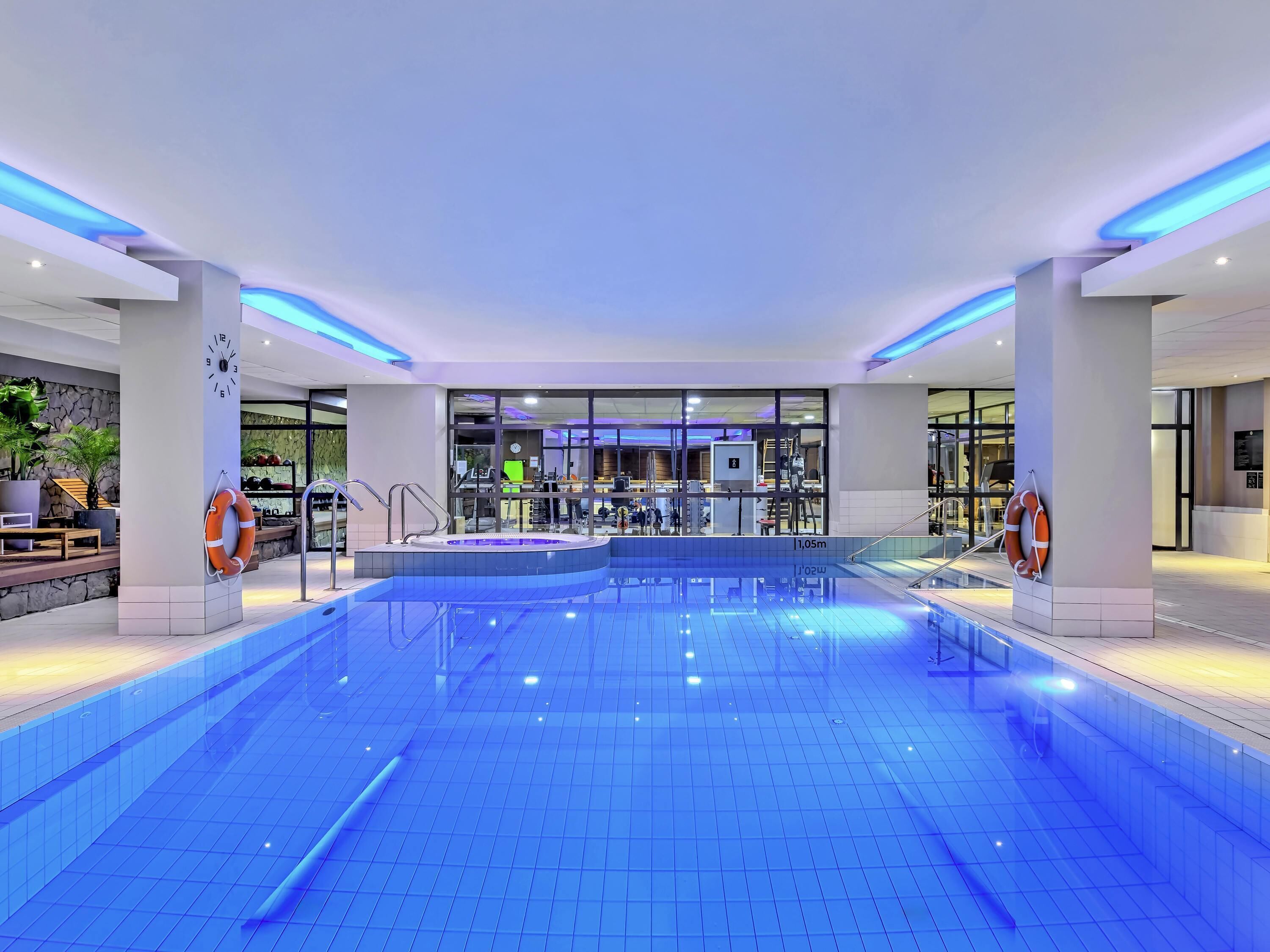 Una piscina techada