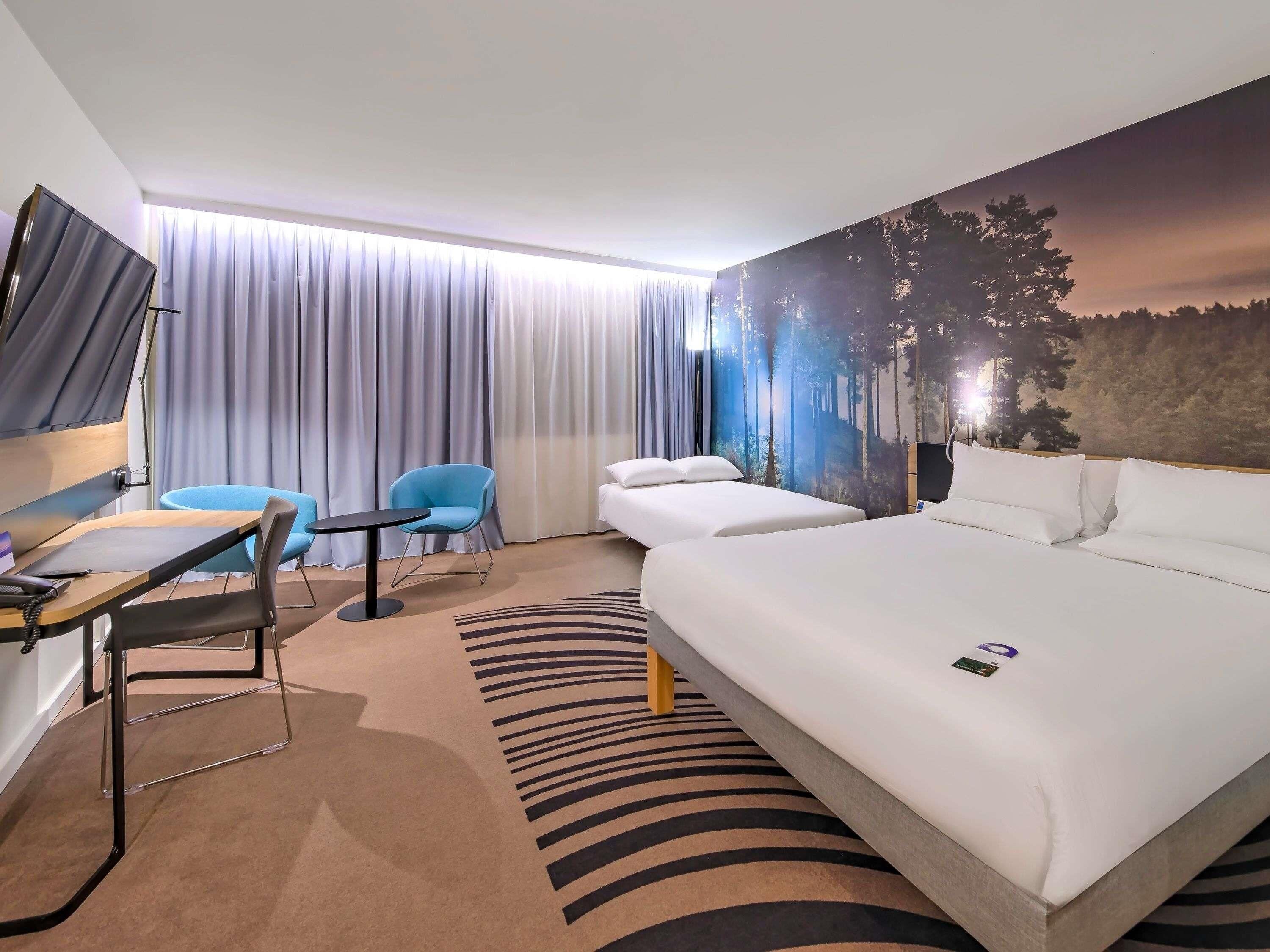 Standard Room, 1 Queen Bed with Sofa bed | Hypo-allergenic bedding, minibar, in-room safe, desk