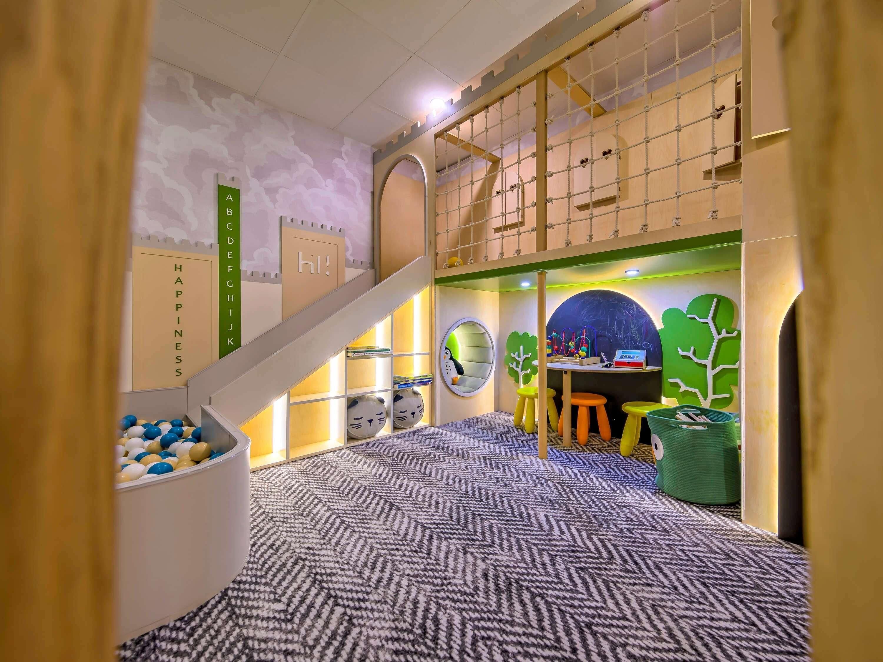 儿童活动区 - 室内