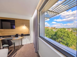 Sviitti, 1 parisÀnky ja vuodesohva, terassi | 1 makuuhuone, allergiatestatut vuodevaatteet, minibaari