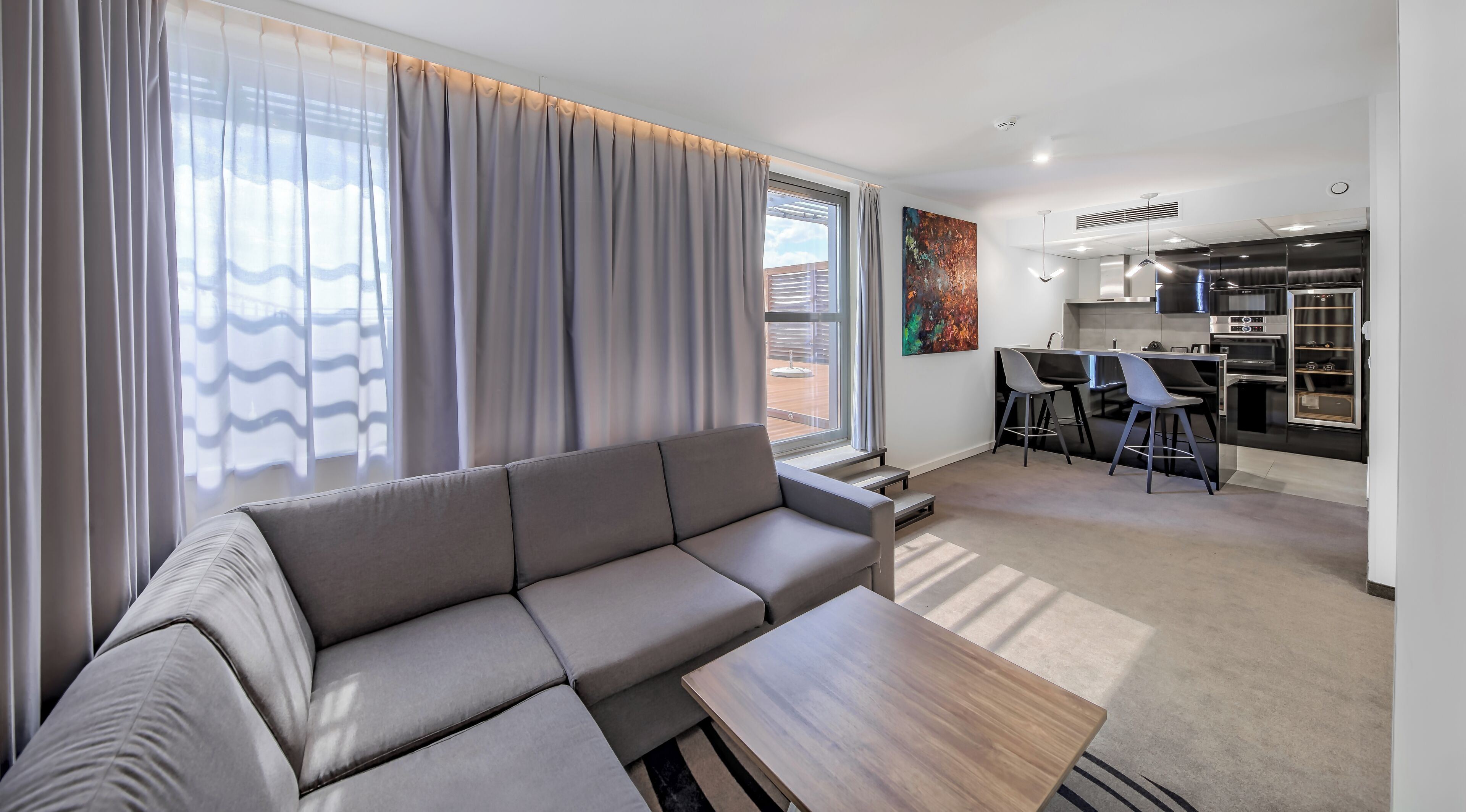 Suite, 1 Katil Kelamin (Double) dengan Katil Sofa, Terrace | Peralatan tempat tidur hipoalergenik, bar mini, peti besi dalam bilik 