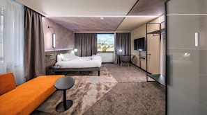 Suite, 1 cama matrimonial | Ropa de cama hipoalergénica y minibar 