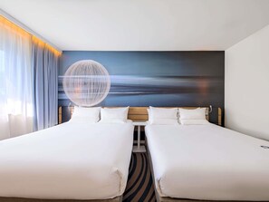 Standard Room, 2 Twin Beds | Hypo-allergenic bedding, minibar, in-room safe, desk - Novotel Krakow Centrum (Kraków)