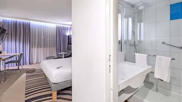 Standardzimmer, 1 Queen-Bett und Schlafsofa | 1 Schlafzimmer, Allergikerbettwaren, Minibar, Zimmersafe