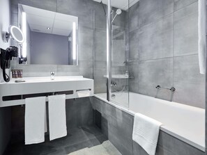 Standard Room, 2 Twin Beds | Hypo-allergenic bedding, minibar, in-room safe, desk - Novotel Krakow Centrum (Kraków)