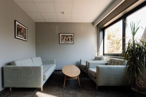 Lobby lounge - ibis Brussels Waterloo (Waterloo)