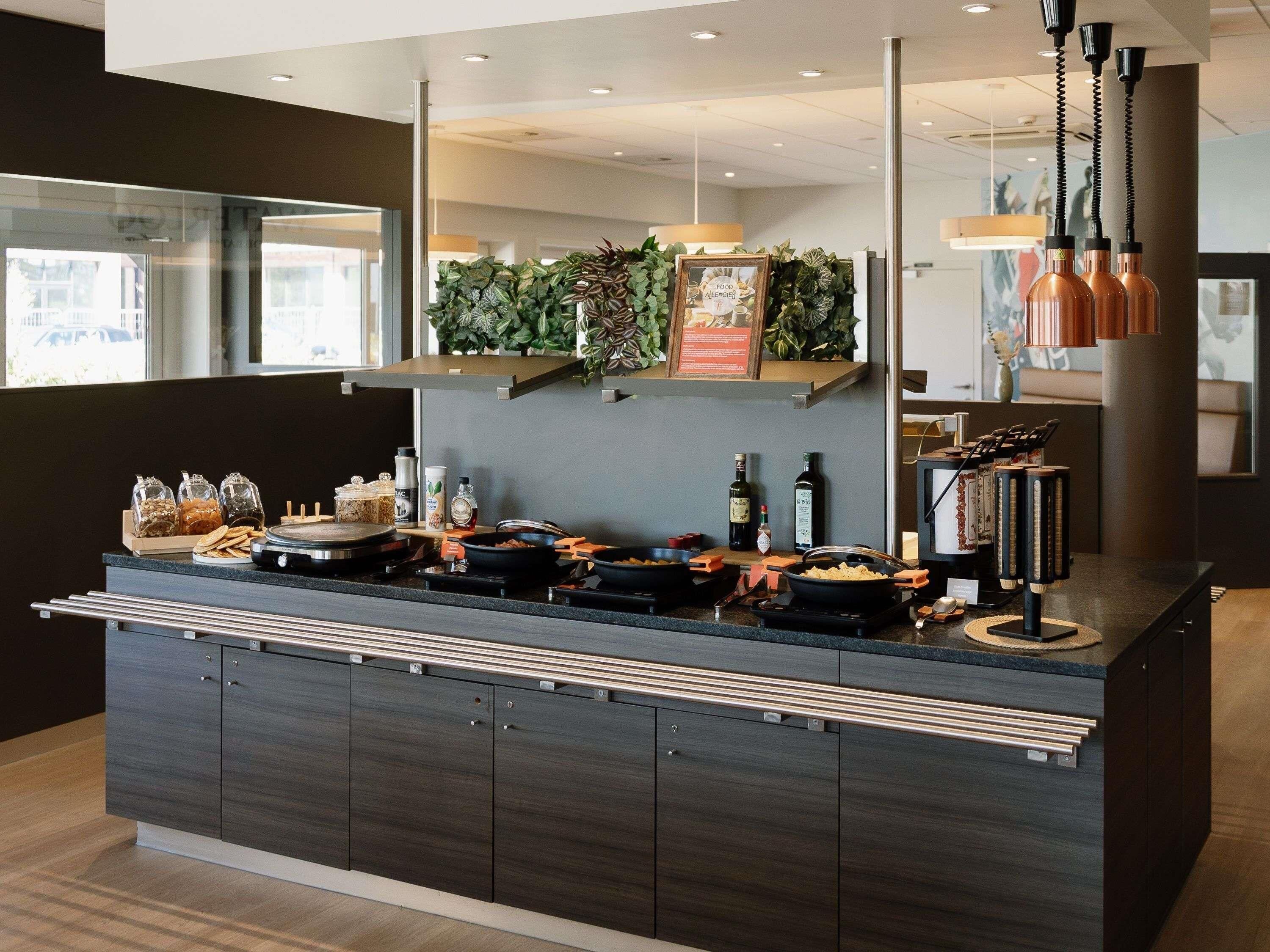 Daily buffet breakfast for a fee