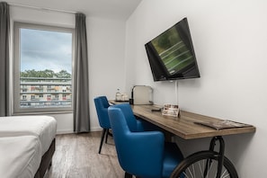 Minibar, in-room safe, desk, iron/ironing board