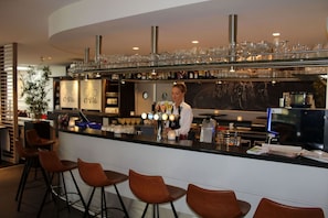 Bar (in der Unterkunft)