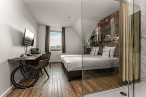 Superior Twin Room, 2 Twin Beds | Minibar, in-room safe, desk, iron/ironing board - Velotel Brugge (Bruges)