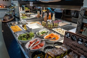 Colazione completa a pagamento, servita tutte le mattine 