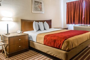 Queen Smoking | Escritorio, cortinas blackout, wifi gratis y ropa de cama 