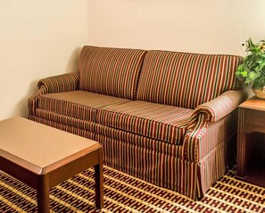 Bureau, rideaux occultants, Wi-Fi gratuit, draps fournis