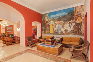 5 restauranter, frokost, lunsj og middag serveres, internasjonale retter