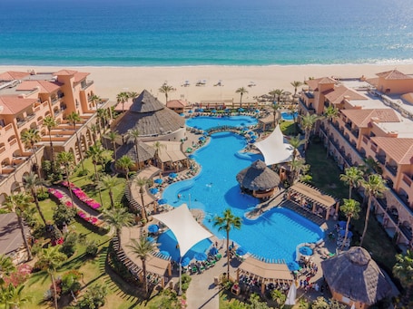 2 piscinas al aire libre, sillones reclinables de piscina