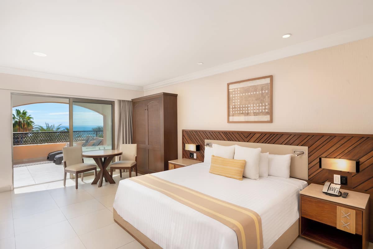 Free minibar, in-room safe, desk, blackout curtains