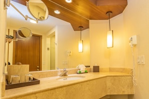 Shower, free toiletries, hair dryer, towels - Royal Solaris Los Cabos & Spa - All Inclusive (San José del Cabo)