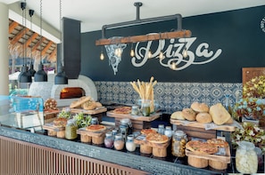 5 restaurants; breakfast, lunch, and dinner served - Royal Solaris Los Cabos & Spa - All Inclusive (San José del Cabo)