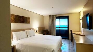 LUXO SUPERIOR - Duplo Casal (vista parcial mar) | Minibar, coffres-forts dans les chambres, bureau